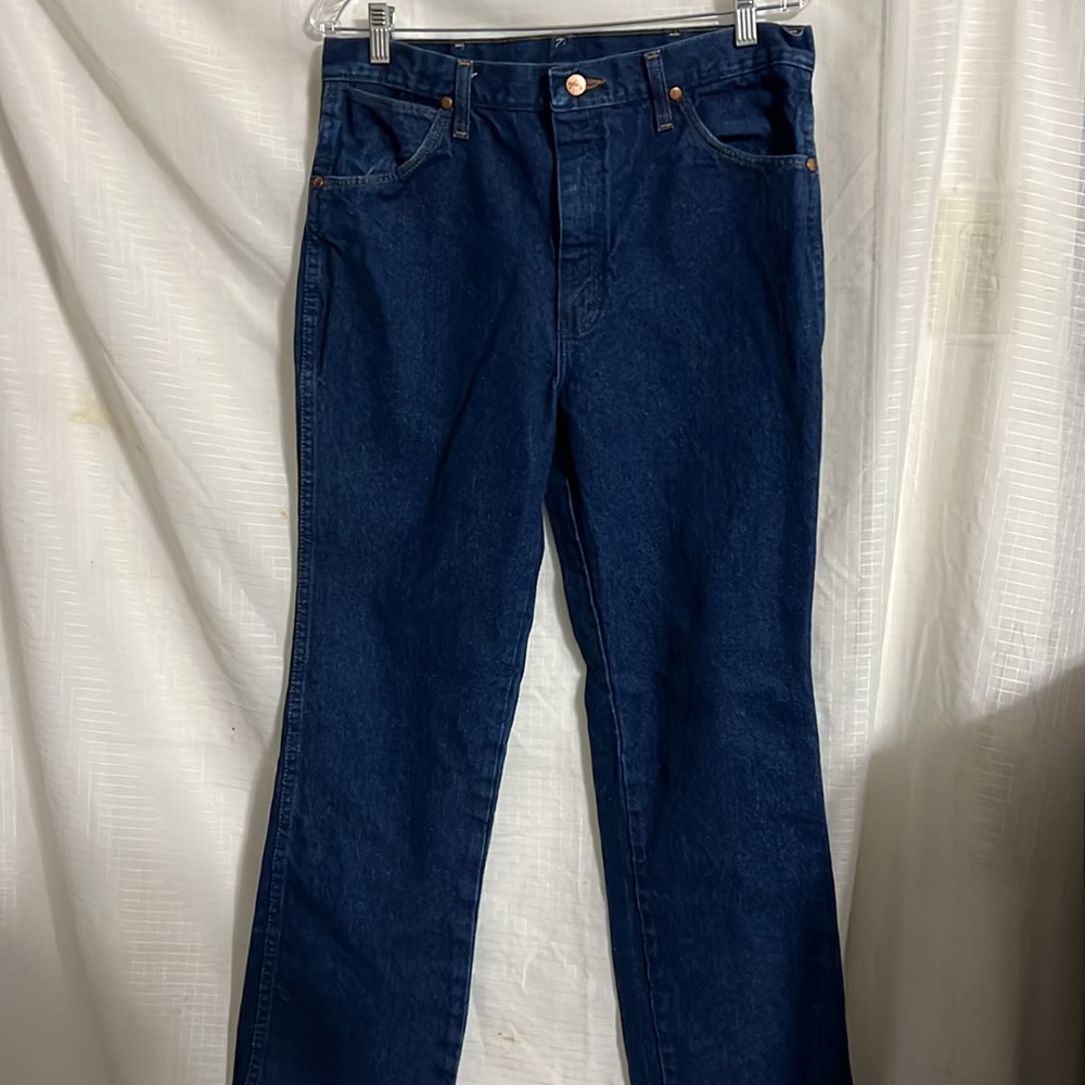 Wrangler Blue 34 X 32.  (J10)